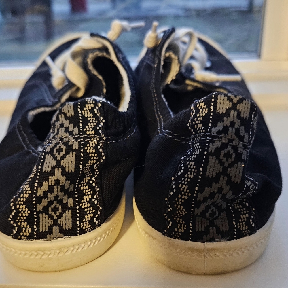 Womens Mad Love Black Canvas Sneakers - Picture 5 of 8
